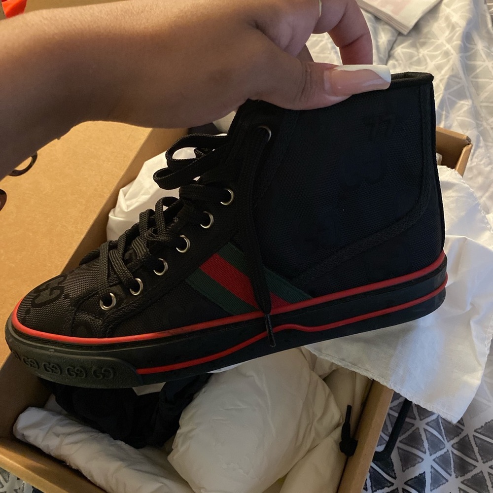 Authentic Gucci tennis sneakers